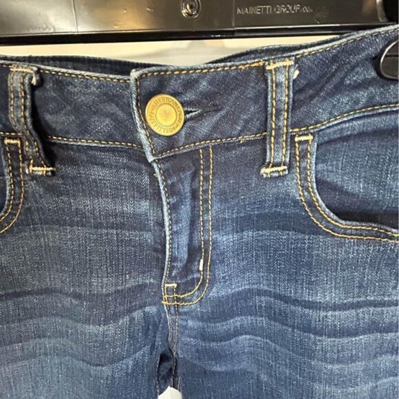 American Eagle super stretch jegging. Size 8. New condition. - Picture 4 of 9